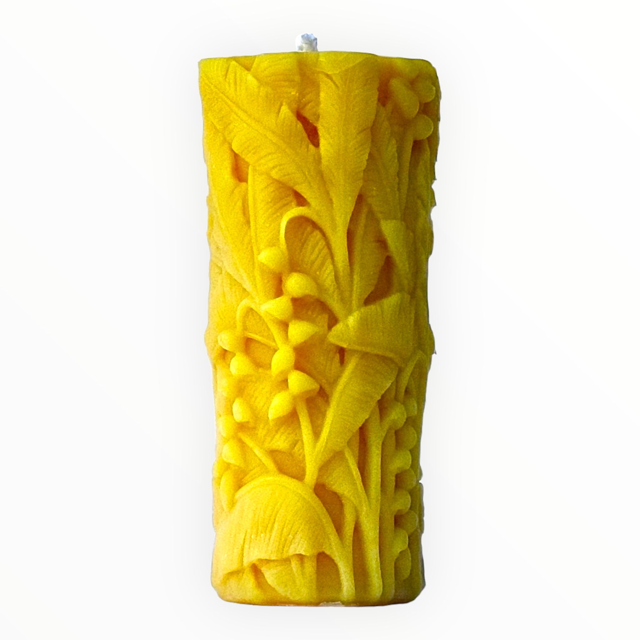 Lily of the Valley Botanical Candle with 100% Beeswax Lily of the Valley Botanical Candle with 100% Beeswax